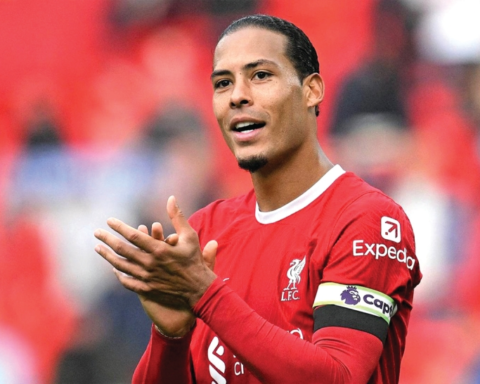 فان دايك عن استبعاد صلاح: لا أحد يملك رصيداً غير محدود