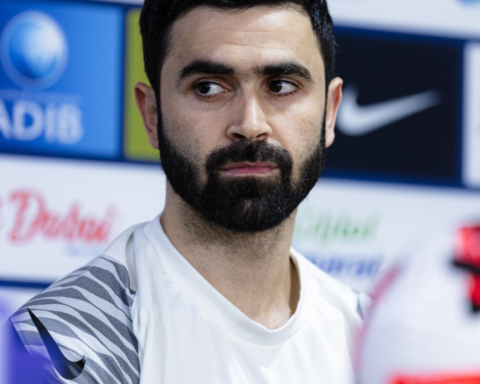 عمر خربين يعلن استعداده للعودة إلى الهلال السعودي مجاناً