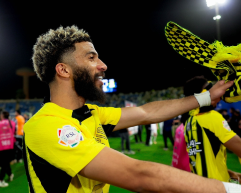 الاتحاد يمدد عقد عبدالرحمن العبود رسمياً لموسم واحد