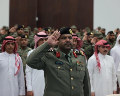 اللواء العنزي يكرم متقاعدي الأفواج الأمنية برعاية وزير الداخلية