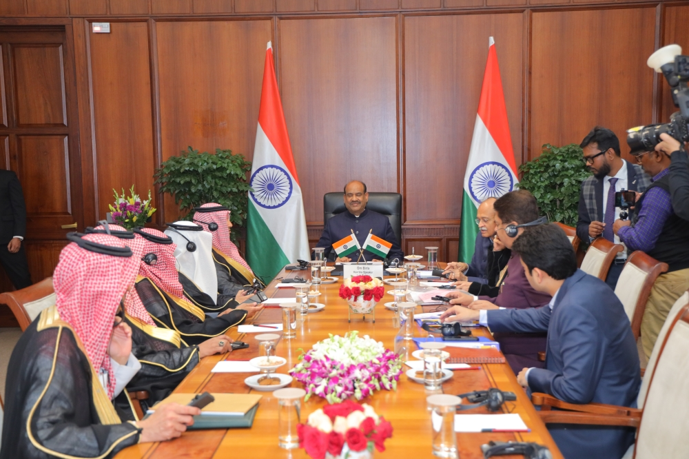 رئيس النواب الهندي يلتقي وفد الشورى السعودي لتعزيز التعاون
