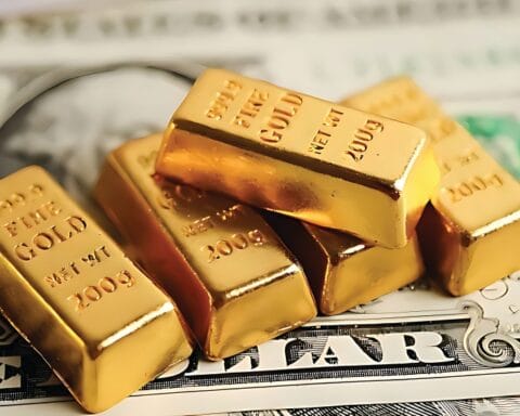 أسعار الذهب اليوم: ارتفاع المعاملات الفورية وتراجع أسبوعي