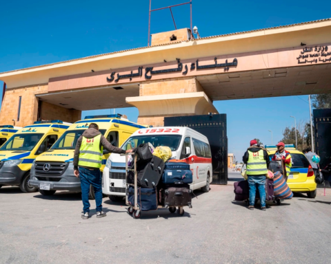 السعودية و7 دول ترفض التهجير عبر معبر رفح وتتمسك بالسلام