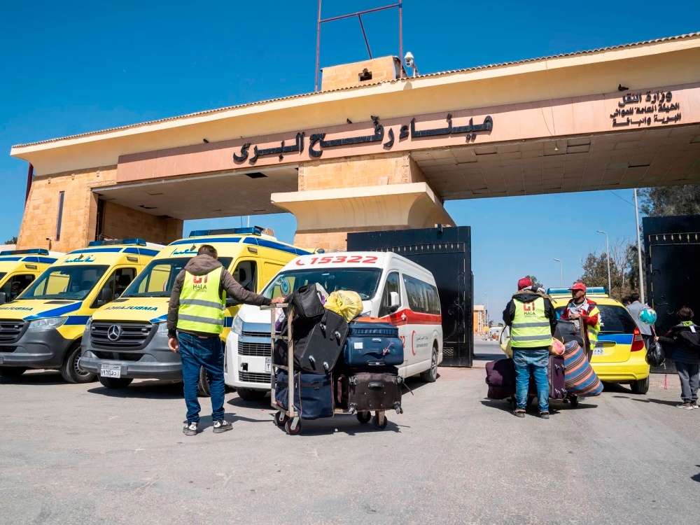 السعودية و7 دول ترفض التهجير عبر معبر رفح وتتمسك بالسلام