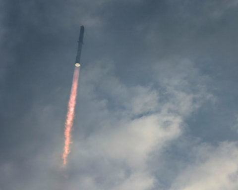 سبايس إكس: تقييم بـ 800 مليار دولار وقفزة تاريخية في اقتصاد الفضاء