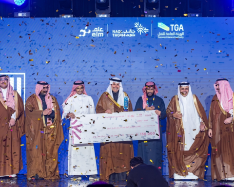 وزير النقل يكرم الفائزين في تحدي النقل بجوائز 300 ألف ريال