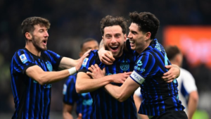 إنتر ميلان يتصدر الدوري الإيطالي برباعية في شباك كومو