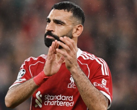 محمد صلاح يعبر عن إحباطه في ليفربول ويكشف كواليس مكالمة والدته