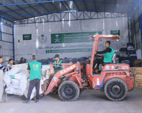 مساعدات السعودية لغزة: خيام شتوية ودعم إغاثي متواصل