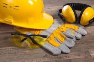 التأمينات: هل يستمر اشتراك الأخطار المهنية عند العمل بالخارج؟