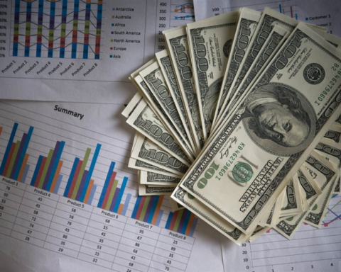 سعر الدولار اليوم الأحد في البنوك المصرية مقابل الجنيه