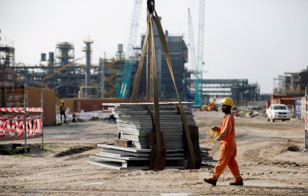 نيجيريا توافق على مصفاة نفط بـ 50 مليار دولار لإنهاء الاستيراد