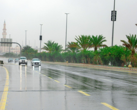 طقس عرعر اليوم: صواعق رعدية وأمطار وتوقعات الأرصاد