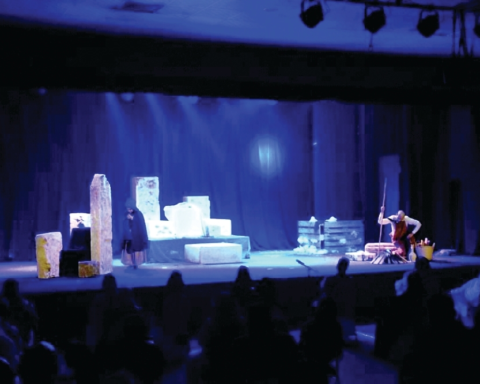 مهرجان المونودراما بالدمام: تنافس مسرحي وورش تدريبية