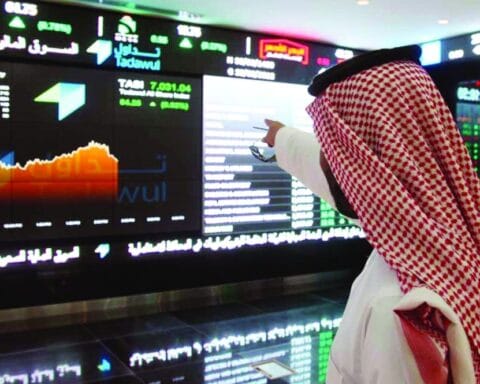 تراجع مؤشر سوق الأسهم السعودية تاسي 0.4% في مستهل التداولات