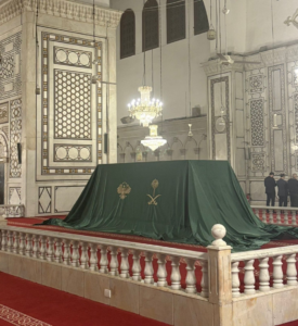 الرئيس السوري يكشف عن هدية محمد بن سلمان: قطعة من ستار الكعبة