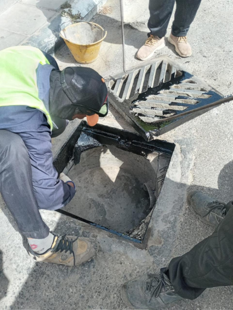 بلدية بقيق تنهي استعدادات موسم الأمطار بـ 160 كادراً و26 آلية