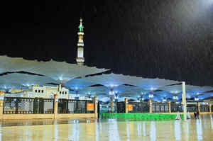 تعليق الدراسة في المدينة المنورة وجامعة طيبة اليوم بسبب الأمطار