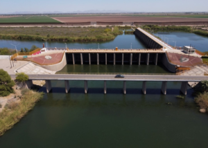 ترامب يهدد المكسيك برسوم جمركية بسبب نزاع المياه