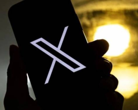إكس تلتزم بحظر التواصل الاجتماعي للمراهقين في أستراليا