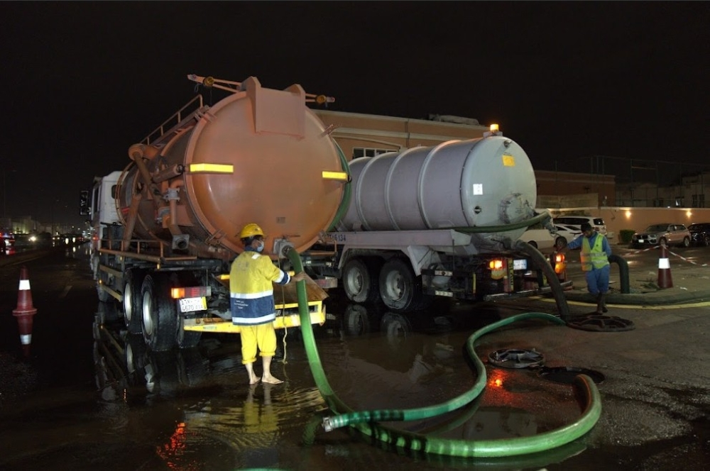 أمطار جدة التاريخية: 135 ملم في 5 ساعات وجهود الأمانة