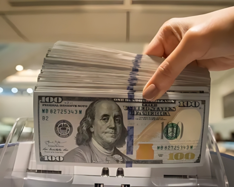 سعر الدولار اليوم الأربعاء 10 ديسمبر 2025 في البنوك المصرية