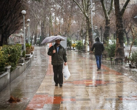 أمطار طهران: هل تنقذ العاصمة من شبح الجفاف والإخلاء؟