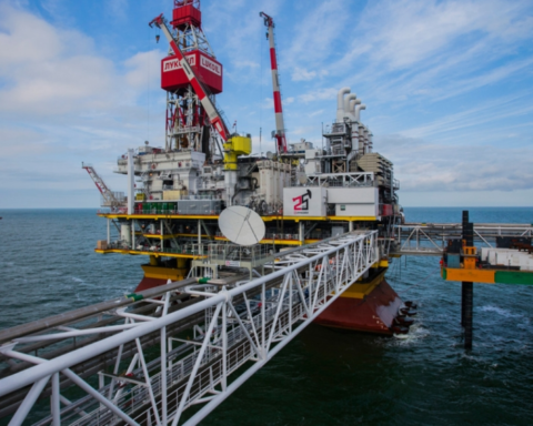 تراجع عائدات النفط الروسي لأدنى مستوى منذ بدء الحرب