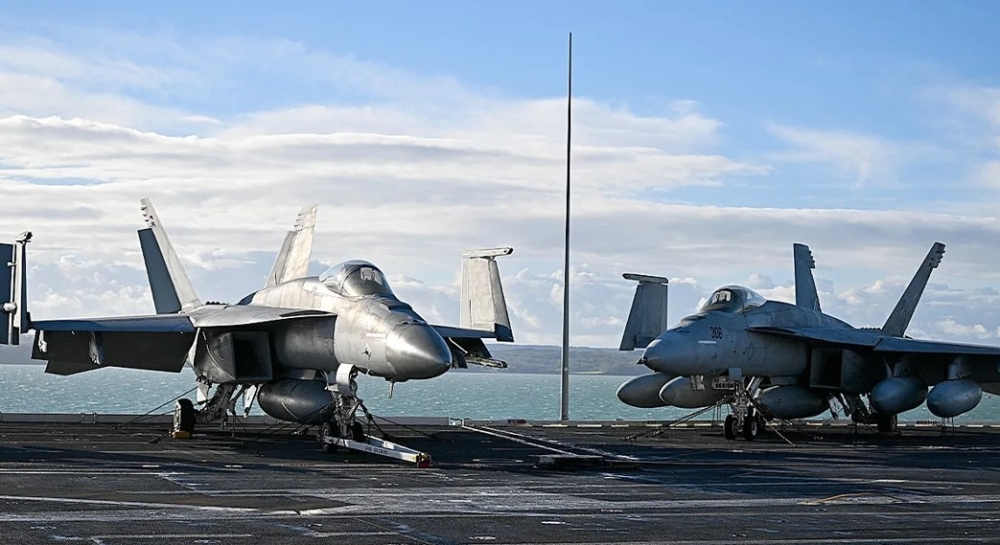 الجيش الأمريكي يكثف طلعاته الجوية فوق فنزويلا بمقاتلات وقاذفات