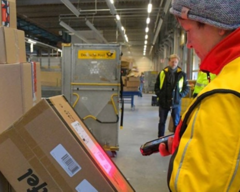 رسوم جمركية أوروبية جديدة على طرود شي إن وتيمو في 2026