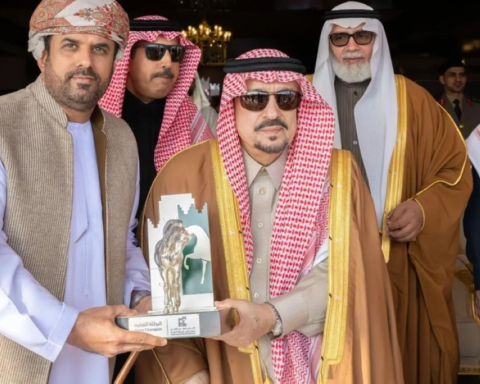 أمير الرياض يتوج الفائزين ببطولة جمال الخيل العربية الثامنة
