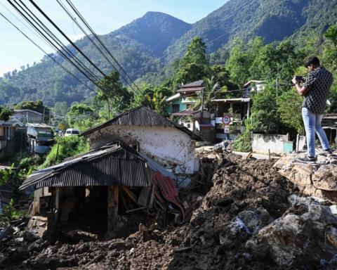 فيضانات إندونيسيا: مقتل أكثر من 1000 شخص وفقدان المئات