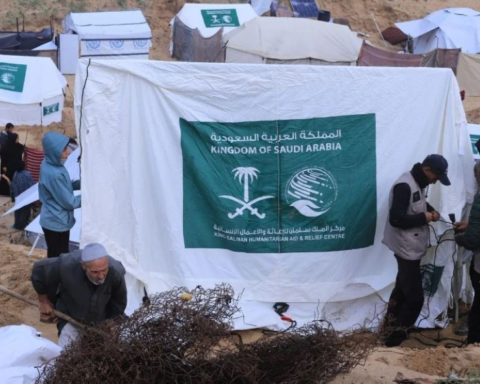 مساعدات سعودية عاجلة لإيواء نازحي غزة من المنخفض الجوي