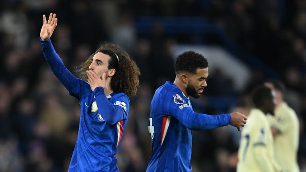 تشيلسي يهزم إيفرتون 2-0 ويعود للمربع الذهبي بالدوري الإنجليزي