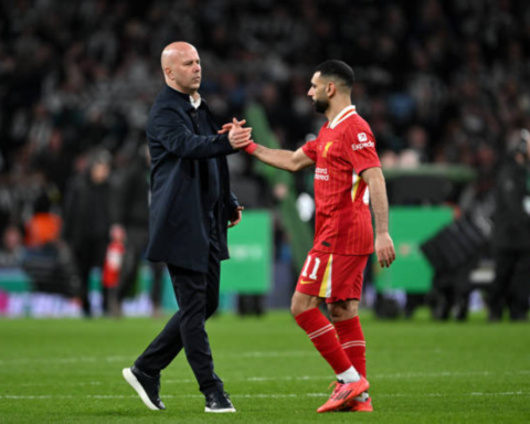 أرنه سلوت يعلق على أزمة محمد صلاح بعد فوز ليفربول