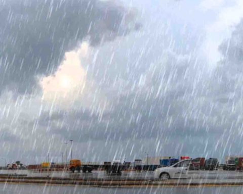 الإنذار الأحمر في الرياض: تفاصيل الأمطار الغزيرة حتى الاثنين