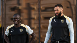 تجديد عقود بنزيما وكانتي مع الاتحاد: تفاصيل المفاوضات والرواتب