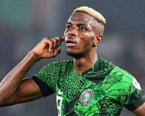 نجوم أمم أفريقيا بالمغرب: صلاح وحكيمي في صراع اللقب