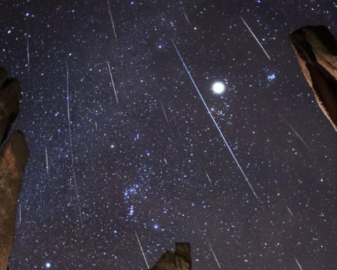 أمسية شعرية في المقهى الثقافي بتبوك: الشهب وإلهام الأدب