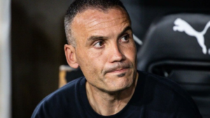 ريال سوسيداد يقيل مدربه سيرخيو فرانسيسكو لسوء النتائج