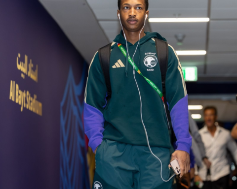 إصابة مراد هوساوي وغيابه المحتمل عن مباراة السعودية والإمارات