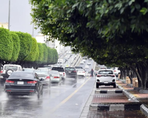 الهلال الأحمر في عسير يرفع الجاهزية للتقلبات الجوية