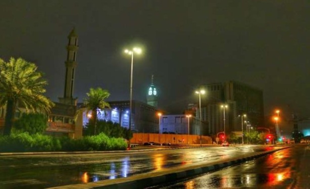 أمطار الجوف اليوم: سيول في سكاكا والقريات وتفاصيل الطقس