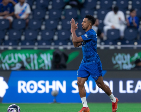 تصويت سالم الدوسري لجائزة أفضل حارس وتجاهل ياسين بونو