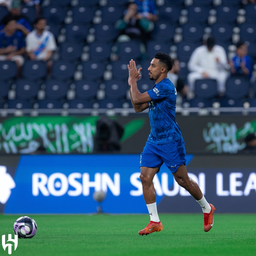 تصويت سالم الدوسري لجائزة أفضل حارس وتجاهل ياسين بونو