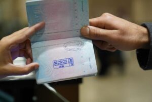 الداخلية تطلق ختم مؤتمر "أبشر 2025" بمطار الملك خالد