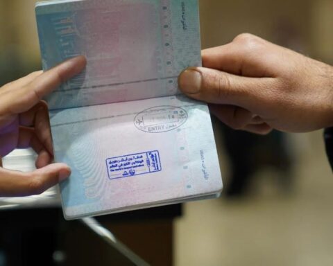 الداخلية تطلق ختم مؤتمر "أبشر 2025" بمطار الملك خالد