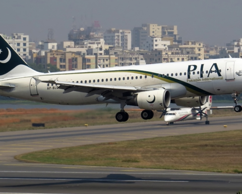 خصخصة الخطوط الباكستانية: بيع 75% من الشركة لإنهاء الخسائر