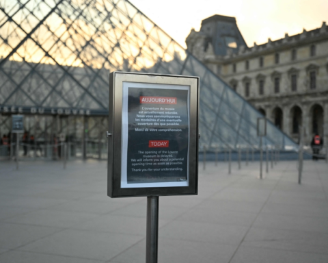 The Louvre partially reopens despite the strike... a crisis of confidence and security