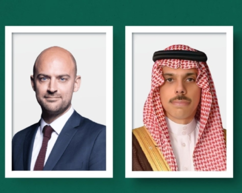 وزير الخارجية السعودي يبحث مع نظيره الفرنسي أزمات المنطقة